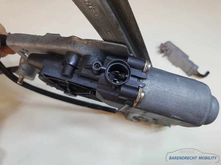 raammechanisme-renault-megane-ii-cc-motor-ruit-mechaniek-links-voor-lv-origineel-gebruikt-2004-2008 — foto 14
