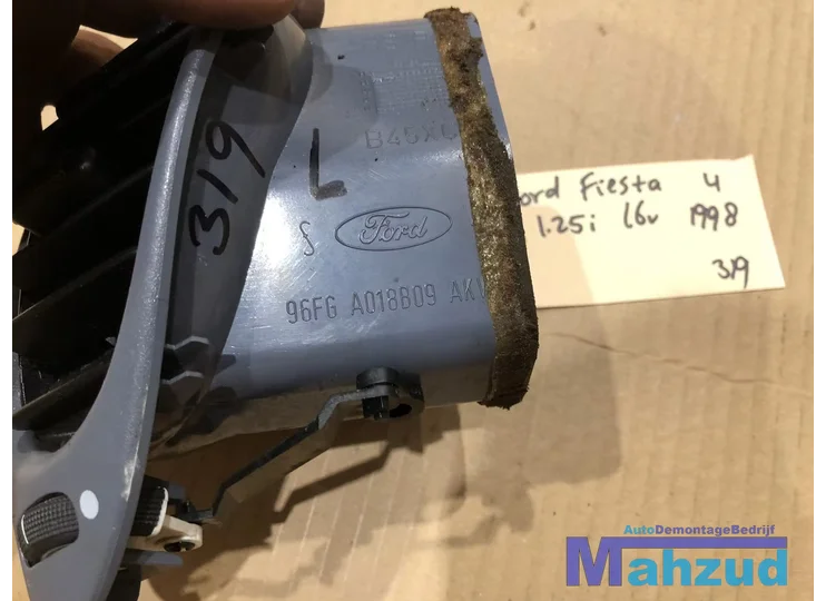 ford-fiesta-4-dashboard-luchtrooster-links-96fga018b09akw