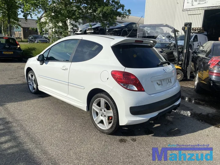 2010-peugeot-207-sport-16-16v-ep6-wit-ewp-onderdelen-17-inch — foto 4