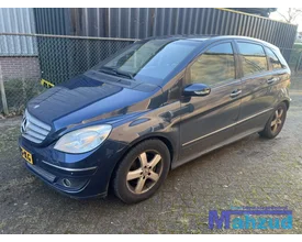 mercedes-b-klasse-w245-20-blauw-375-onderdelen-266960-motor — foto 3