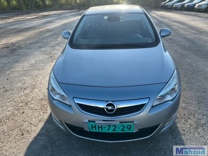 2011-opel-astra-j-16-a16xer-z179-grijs-demontage-hatchback — foto 2
