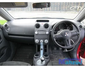 mitsubishi-colt-6-3-deurs-compleet-interieur-zwart — foto 4