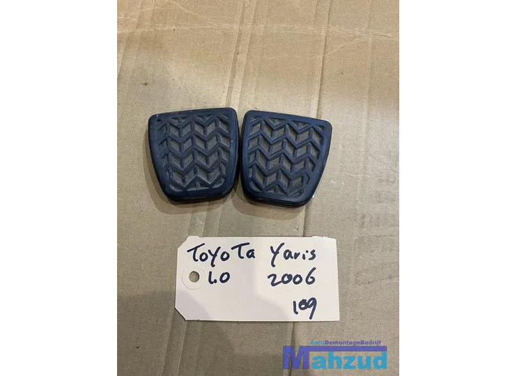 TOYOTA YARIS P9 Rempedaal koppelinspadaal rubber 3132152010