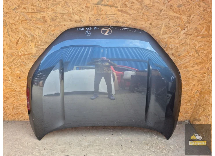 Lexus LBX motorkap