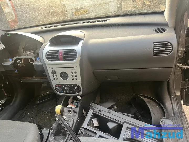 opel-corsa-c-zwart-onderdelen-demontage-20002005 — foto 12