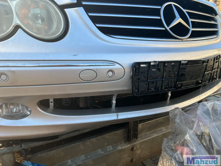 mercedes-clk-w209-zilver-744-voorbumper-20022009 — foto 5
