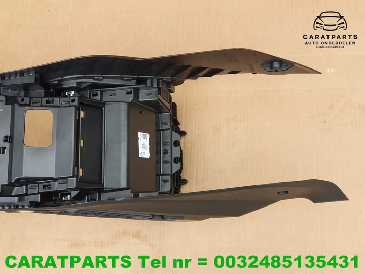 89a863242a-89a863242-q4-etron-middenconsole-q4-bekerhouder — foto 9