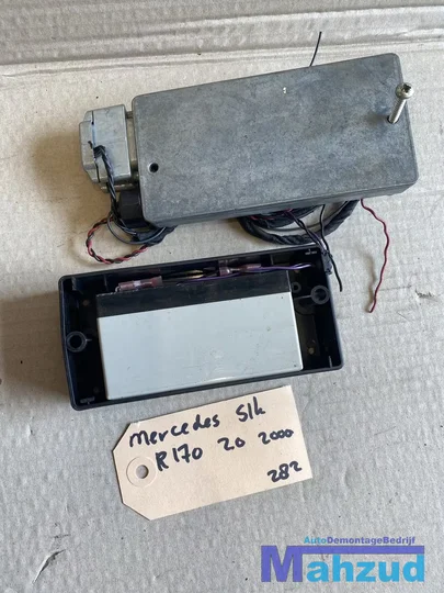 mercedes-slk-r170-gps-tracker-motorola-020047-rtd-12741 — foto 3