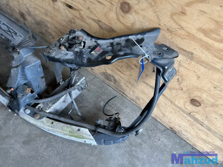 mercedes-e-klasse-w211-22-front-voorfront-20022009 — foto 4