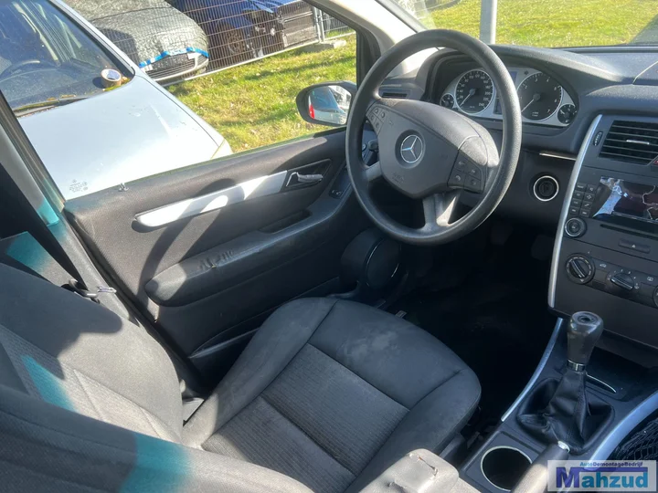 mercedes-b-klasse-b150-brons-791-demontage-sloop-onderdelen — foto 11