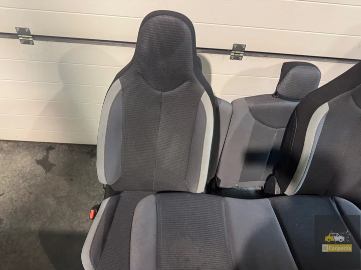 toyota-aygo-facelift-stoelen-set-interieur-set — foto 2