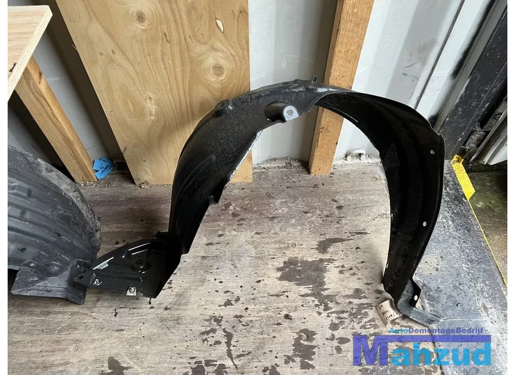 TOYOTA YARIS P9 rechts voor modderkuip binnenscherm2005-2010