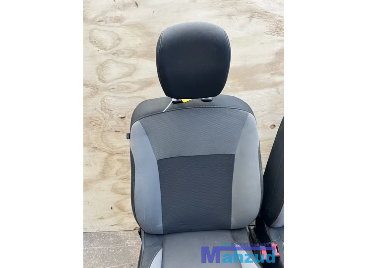 renault-clio-3-compleet-interieur-5-deurs-20072014