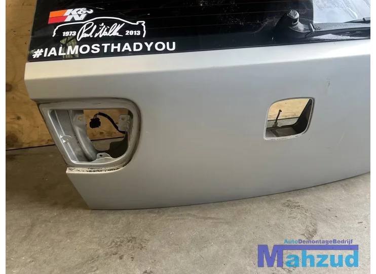 seat-leon-grijs-zilver-ls7n-achterklep-achterdeur