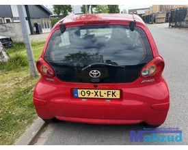 2007-toyota-aygo-10-1krfe-rood-3p0-onderdelen-velgen-motor — foto 5