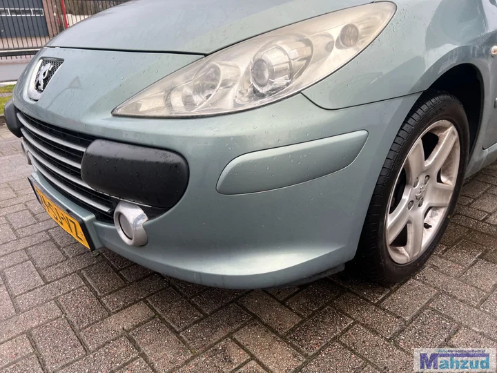 peugeot-307-sw-facelift-licht-groen-ezsd-voorbumper-20022009 — foto 2