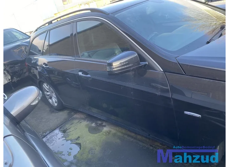 MERCEDES E-KLASSE S212 zwart 197 rechts voor deur 2009-2016