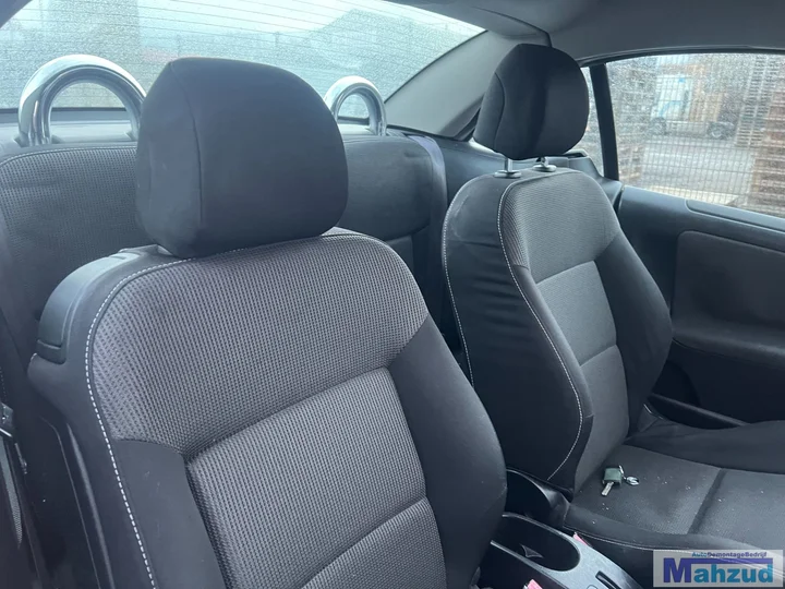 peugeot-207cc-grijs-stof-interieur-stoel-bank-20072012 — foto 3