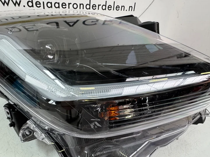 suzuki-swift-mk8-led-koplamp-rechts-origineel-148r00-149r00 — foto 3