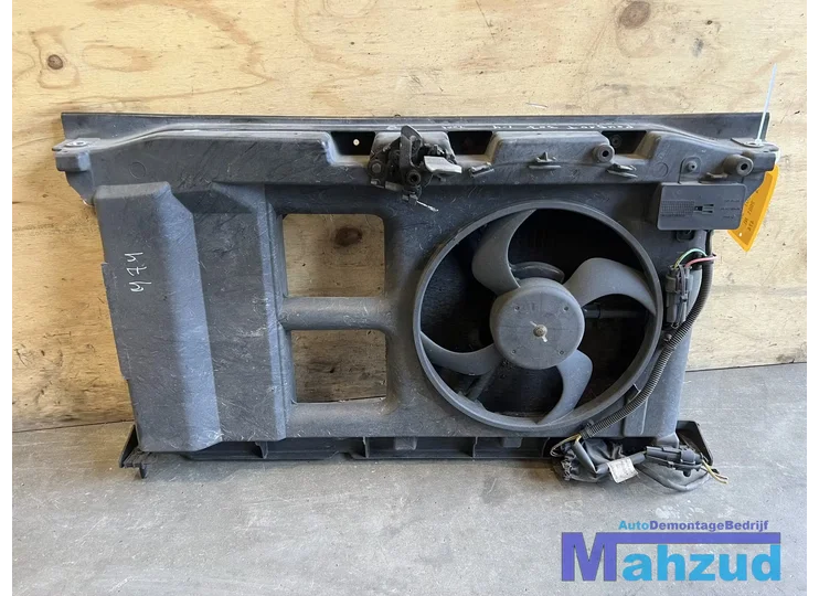 PEUGEOT 307 1.4 front radiateur koelvin 2001-2009