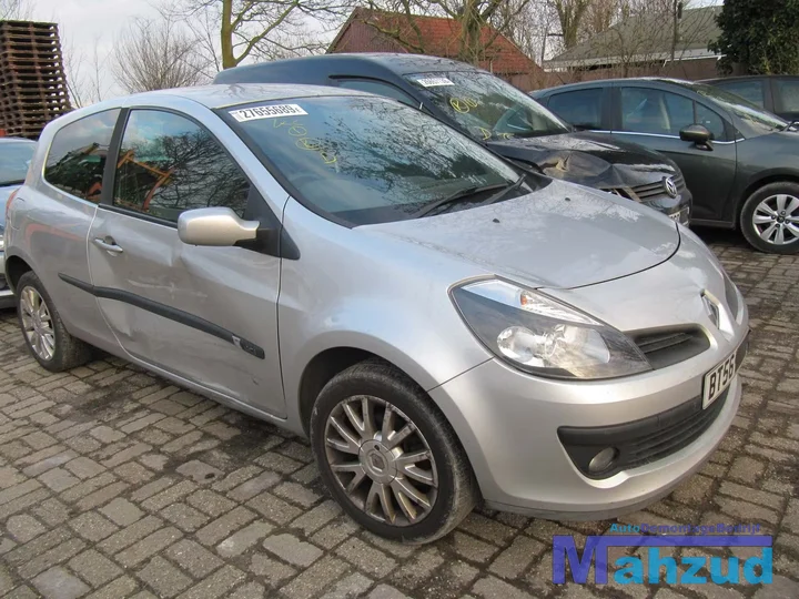 renault-clio-3-interieur-zwart-3-deurs-compleet — foto 2