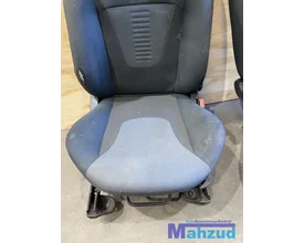 ford-ka-2-grijs-rechts-stoel-passagierstoel-achterbank-20082016 — foto 3