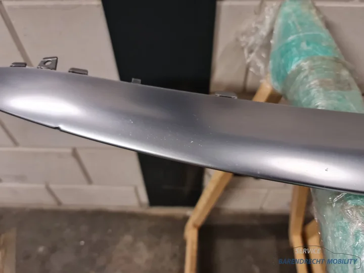 front-splitter-mercedes-w213-amg-63s-e-klasse-voorbumper-lip-spoiler-a2138853800-zilver-grijs-origineel-gebruikt — foto 8