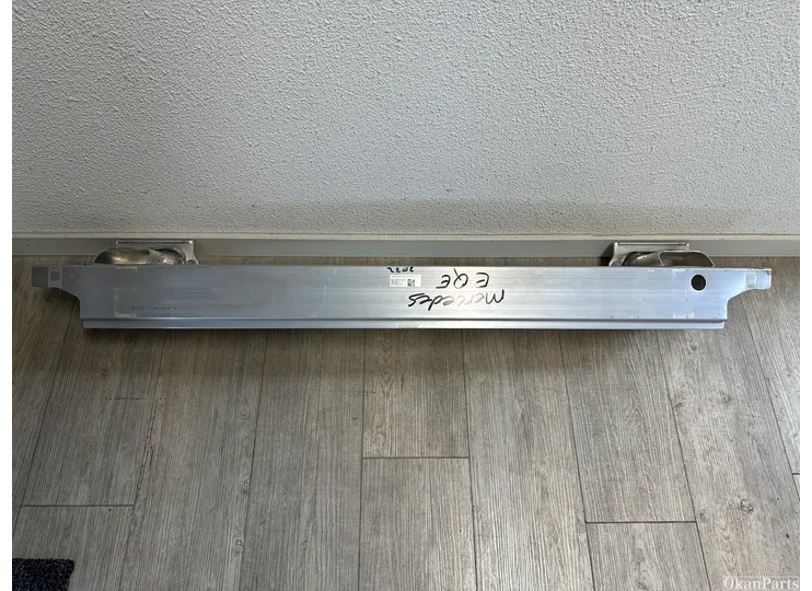 Mercedes-Benz EQE V295 für Stoßstangenbügel