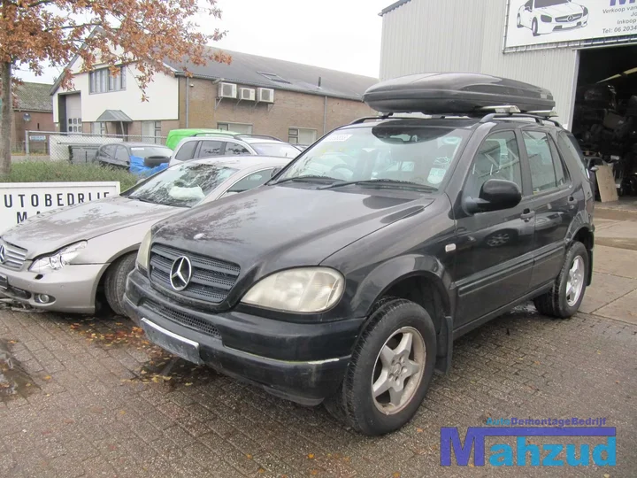 2001-mercedes-ml-320-w163-4x4-demontage-sloop-146 — foto 3