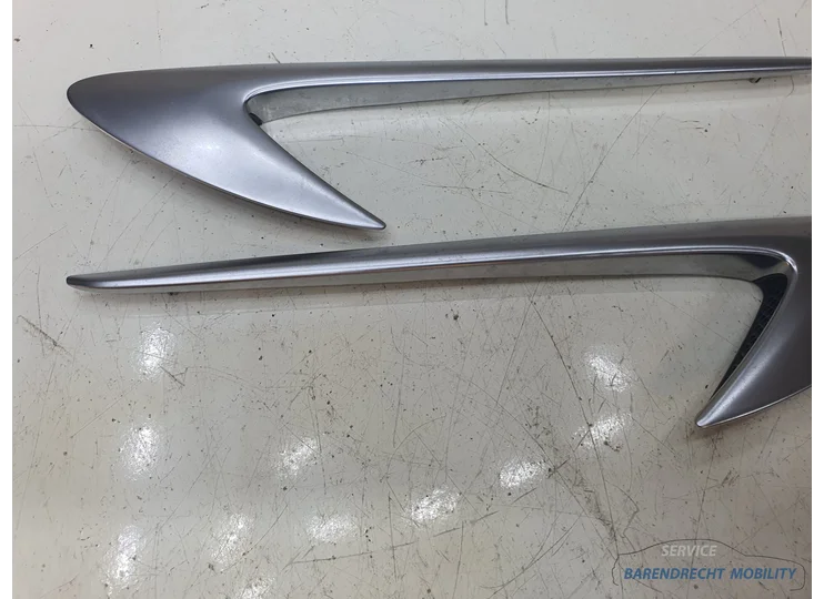 mercedes-w213-e-klasse-sedan-sierstuk-sier-badge-spatbord-zijscherm-chroom-chrome-compleet-a2138804601-links-rechts-origineel-nette-staat-gebruikt-ornamental-trim-2016-2017-2018-2019-2020-2021-barendrecht-mobility-service