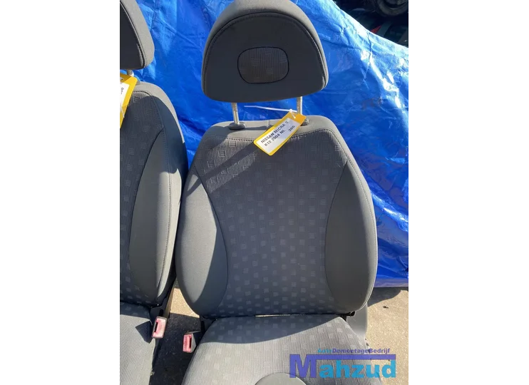 nissan-micra-3-k12-3-deurs-interieur-grijs-20022010