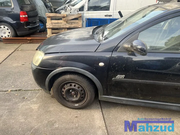 opel-corsa-c-zwart-onderdelen-demontage-20002005 — foto 3