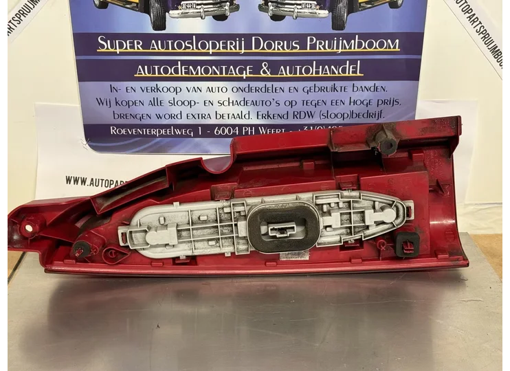 peugeot-partner-achterlicht-rechts