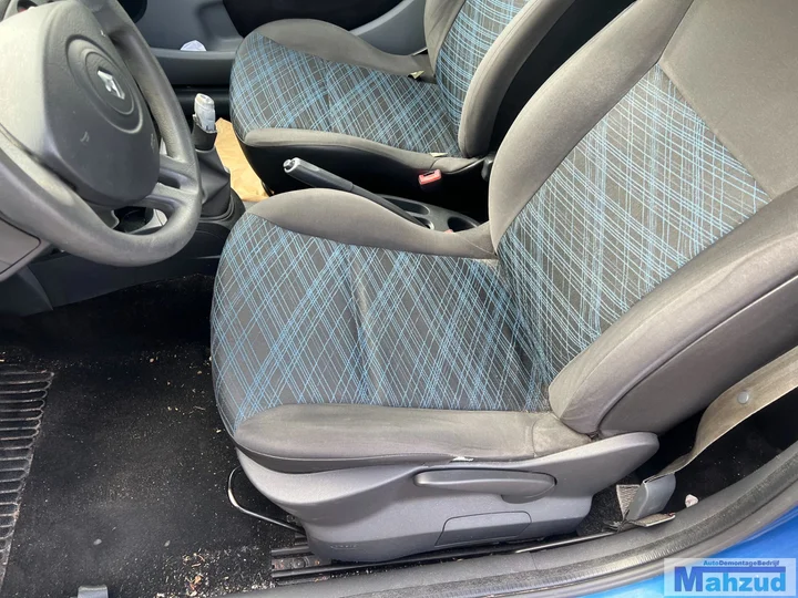 2006-renault-clio-3-12-blauw-tei45-d4f-demontage-onderdelen — foto 19