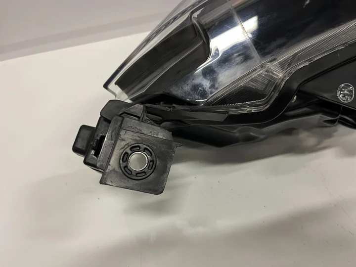 mazda-2-fl-vol-led-koplampen-set-13-pins-d43n51040-d43n51030 — foto 7
