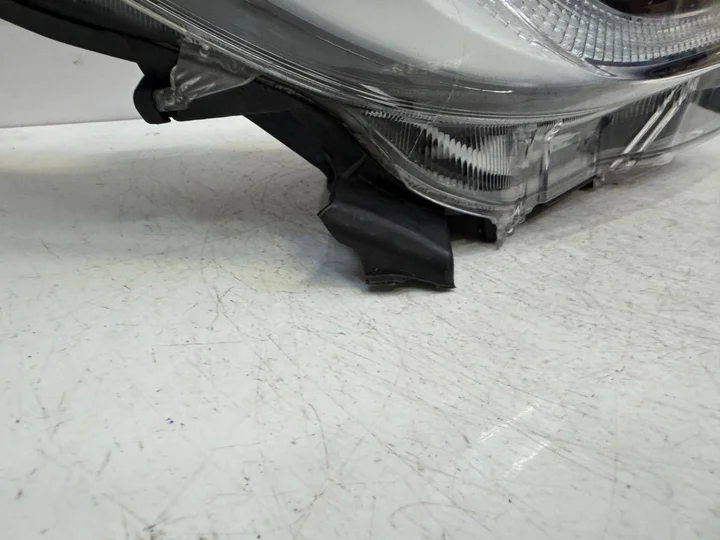 toyota-yaris-4-p21-vol-led-koplamp-rechts — foto 4