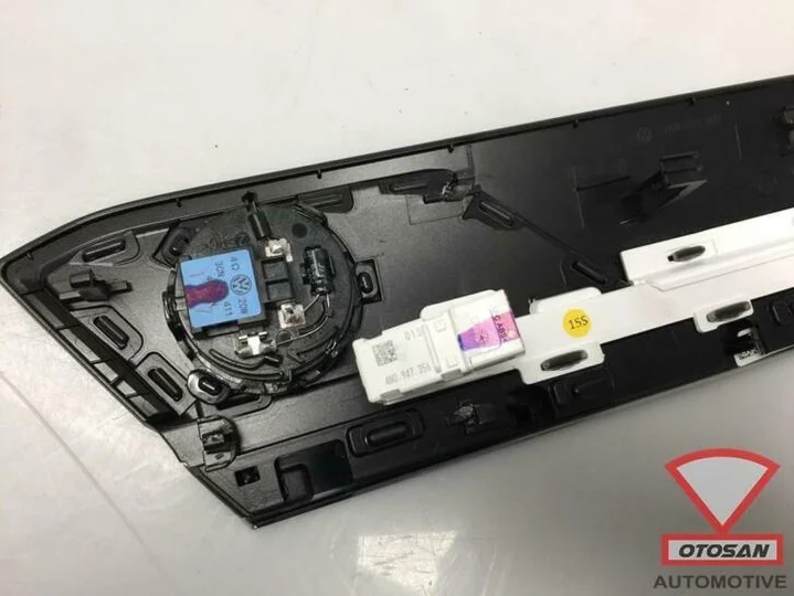 vw-touareg-2018-deurlijst-led-links-voor-760867967-761947225 — foto 3