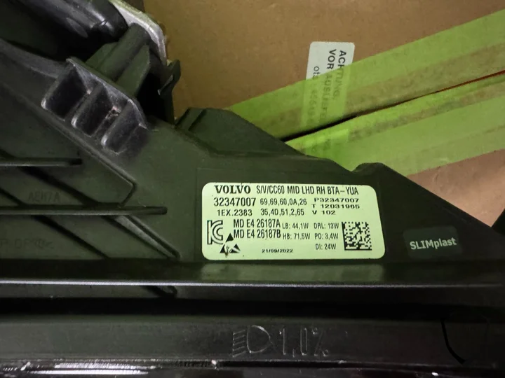 rechts-koplamp-volvo-v60-s60-led-32347007 — foto 4