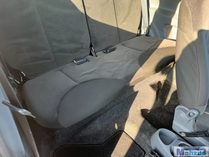 citroen-c1-zwart-stof-3-deurs-interieur-stoel-bank-20052014 — foto 2