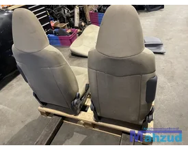 peugeot-107-geel-compleet-interieur-voorstoelen-achterbank — foto 4