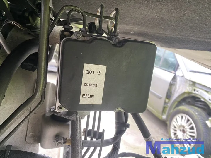 mercedes-eklasse-c207-a207-abs-pomp-a2124312912 — foto 2