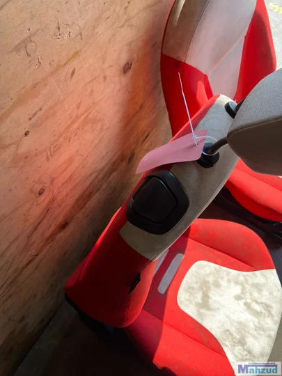 ford-ka-2-rood-interieur-stoel-achterbank-deurpaneel — foto 7