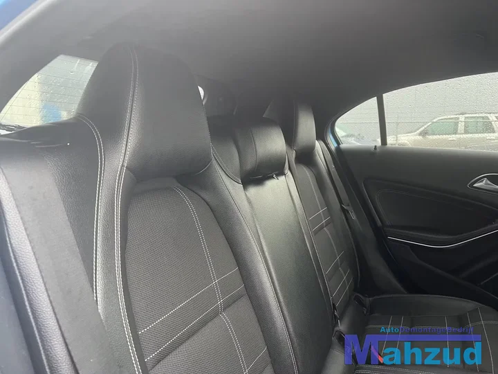 2013-mercedes-a-klasse-w176-18-a200-cdi-651901-onderdelen-blauw — foto 9