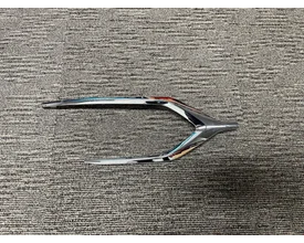 mitsubishi-space-star-rechts-chrome-lijst-voorbumper-grill-nieuw