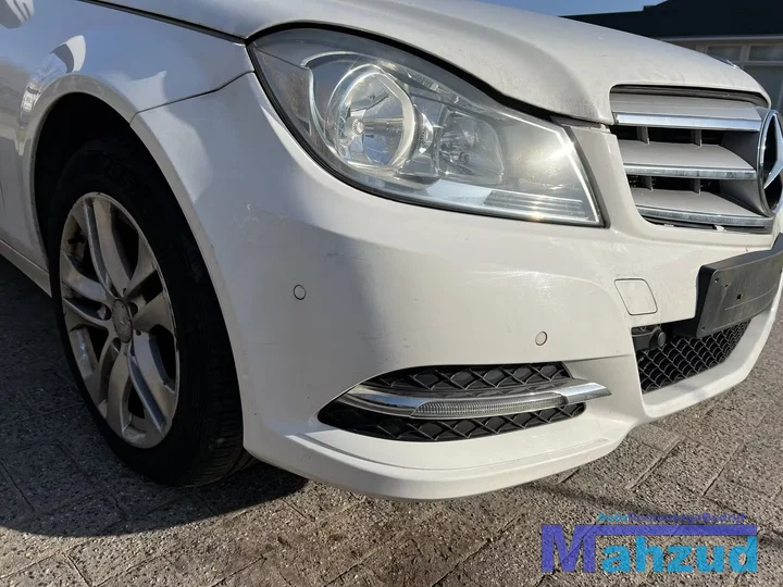 mercedes-c-w204-wit-149-voorbumper-20112014 — foto 2