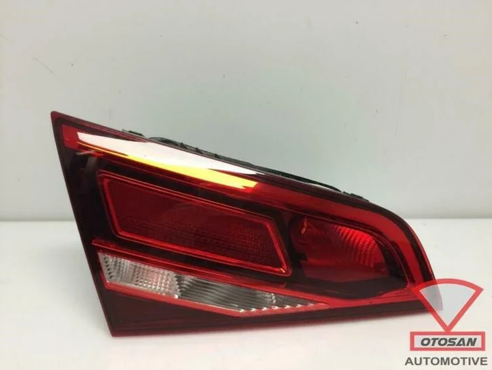audi-a3-8v-16-sportback-achterlicht-links-binnen-8v4945075