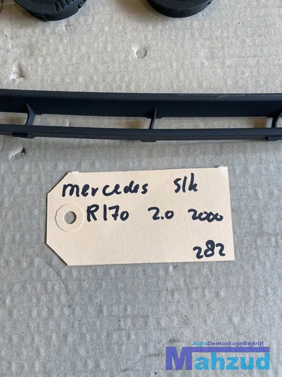mercedes-slk-r170-dashboard-luchtrooster-zijkant-midden — foto 2