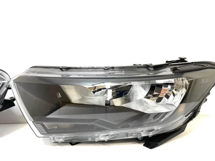 ford-connect-mk3-koplamp-links-2kf941005f