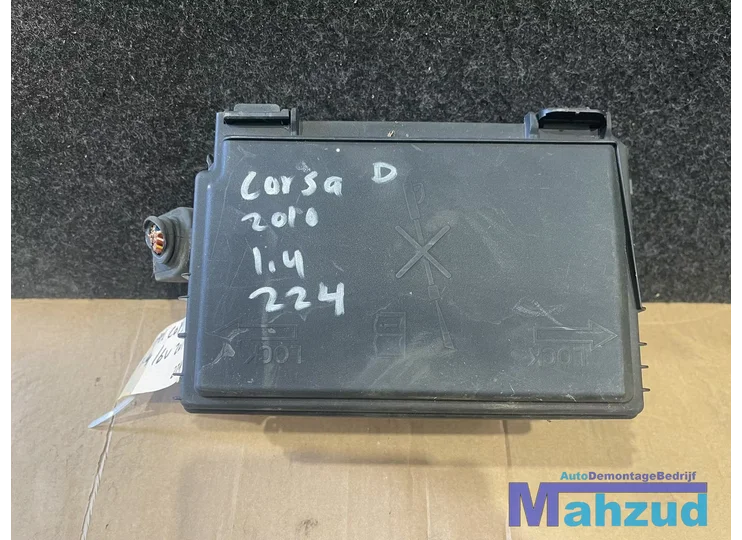 OPEL CORSA D 1.4 A14XER Zekeringkast