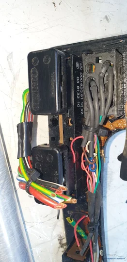 hout-inleg-w201-190-mercedes-middenconsole-pook-airco-stoelverwarming-raamschakelaars — foto 16
